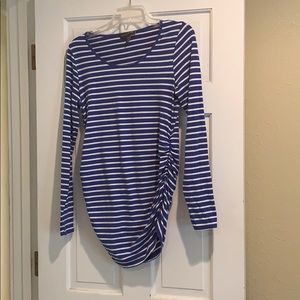 A Pea in the Pod Comfortable maternity top